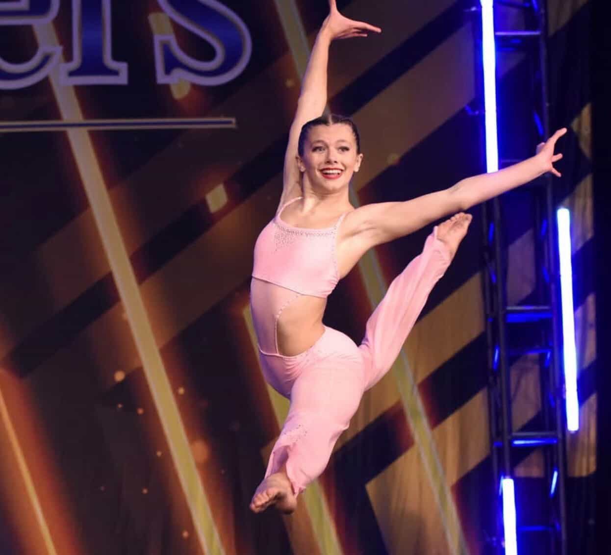 Dance costume on stage 1